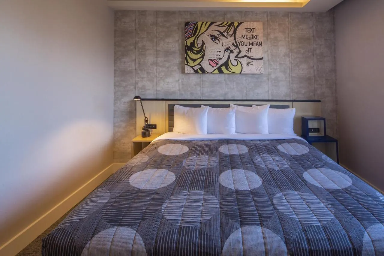 Leon Hotel Les New York