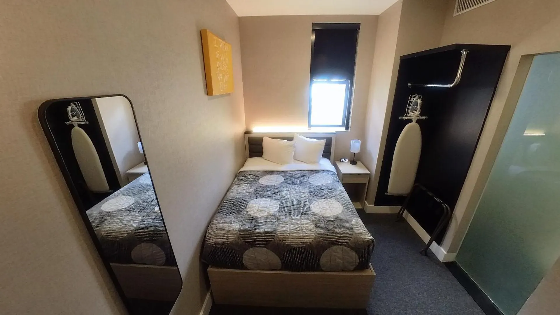 Leon Hotel Les New York