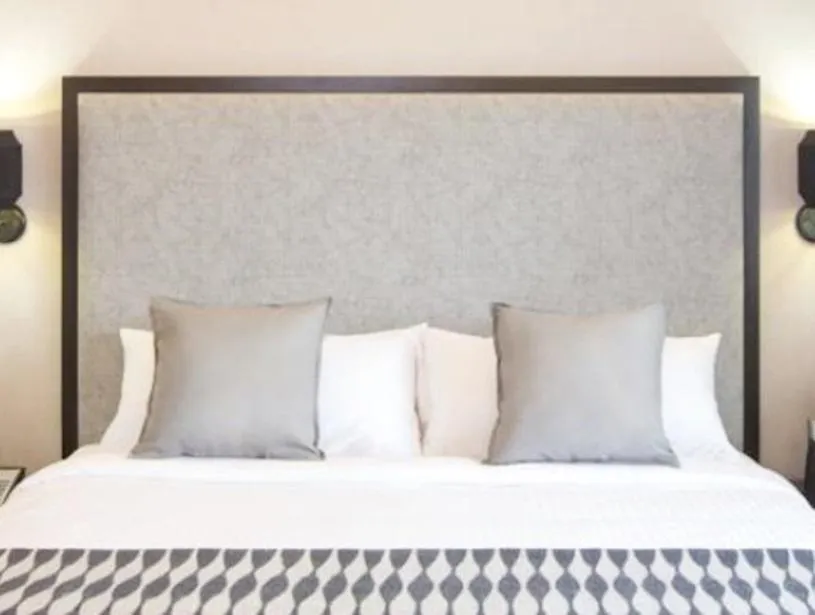 Leon Hotel Les New York