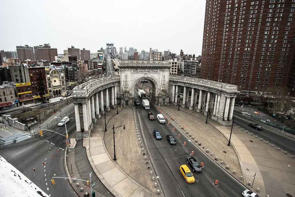 Leon Hotel Les New York 3*,