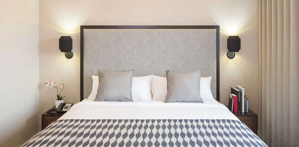 Leon Hotel Les New York 3*,