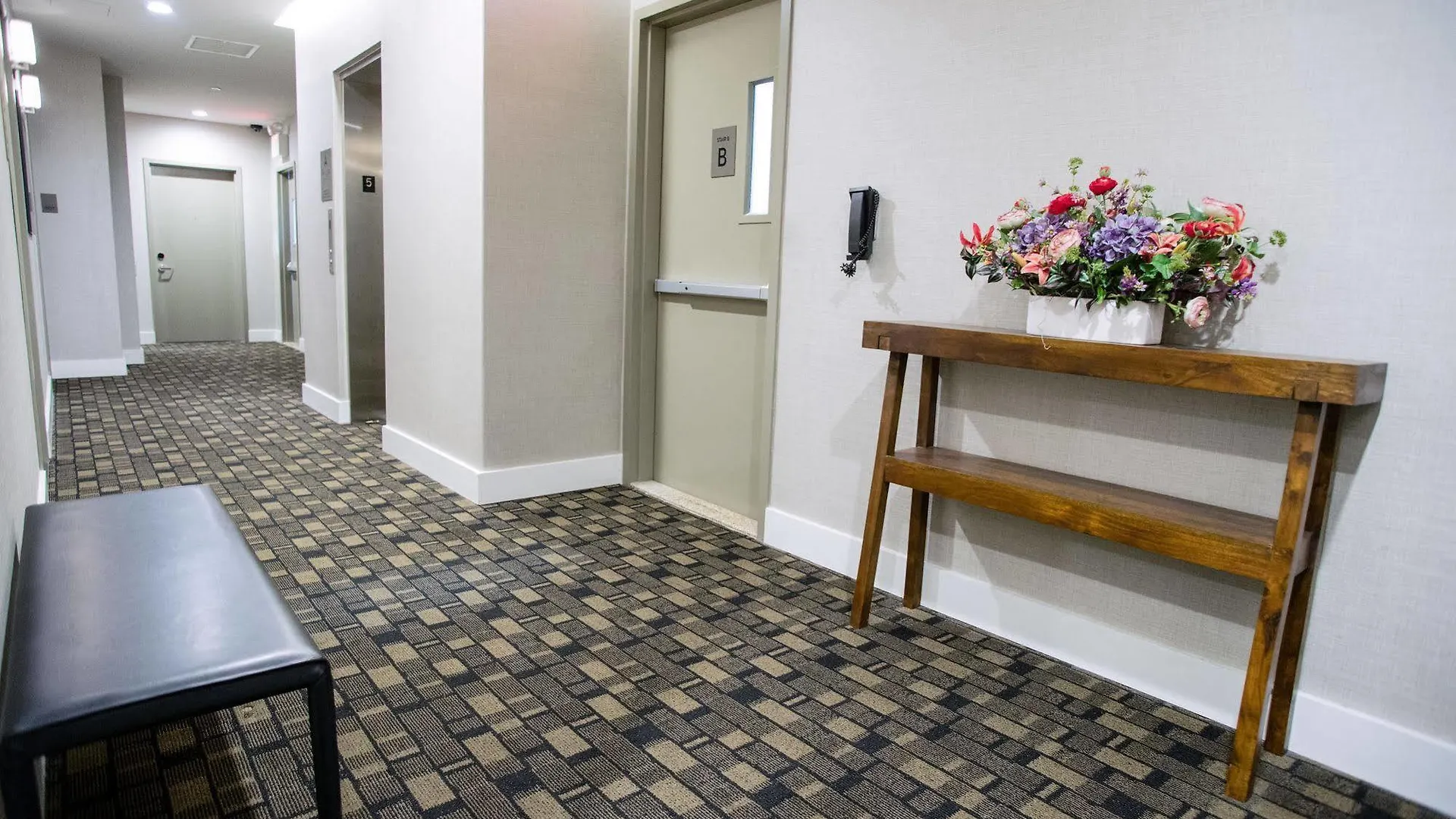 Leon Hotel Les New York United States