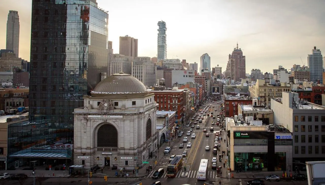 Leon Hotel Les New York