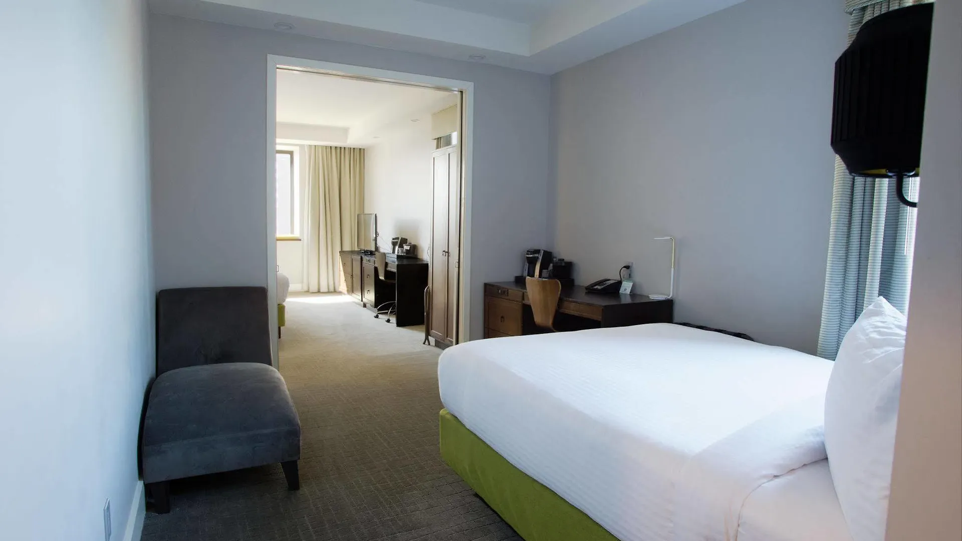 Leon Hotel Les New York USA